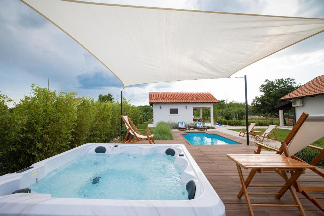 Villa Ena With Pool & Jacuzzi Donji Kasic 외부 사진