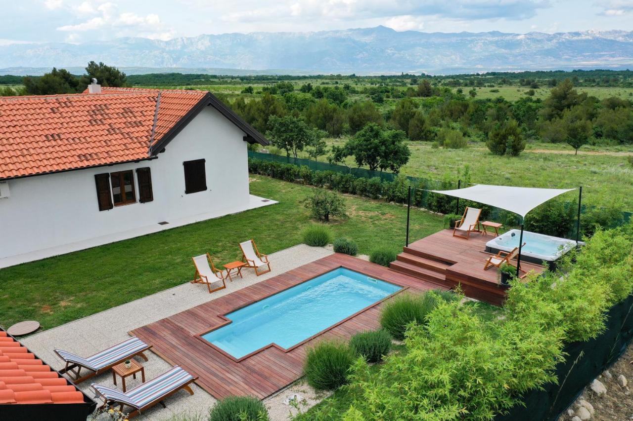 Villa Ena With Pool & Jacuzzi Donji Kasic 외부 사진