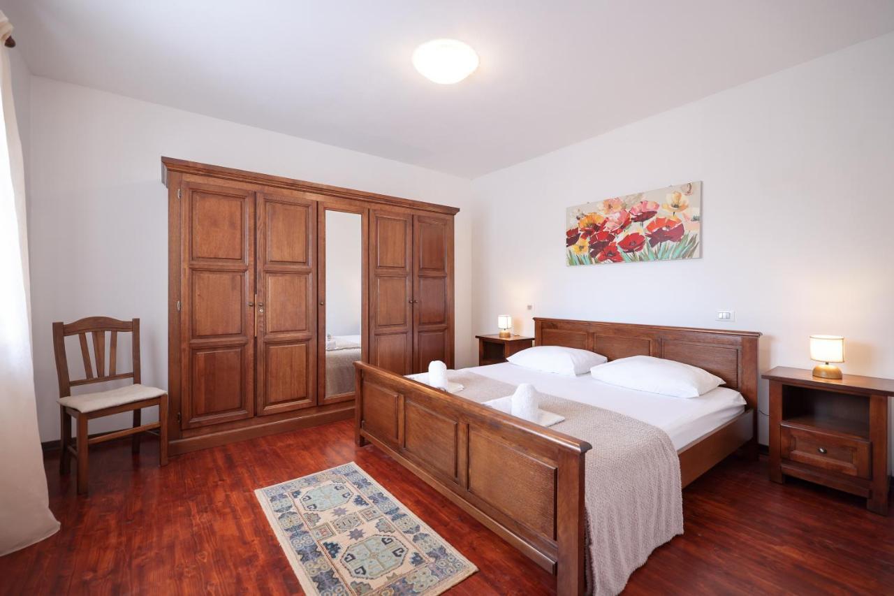 Villa Ena With Pool & Jacuzzi Donji Kasic 외부 사진