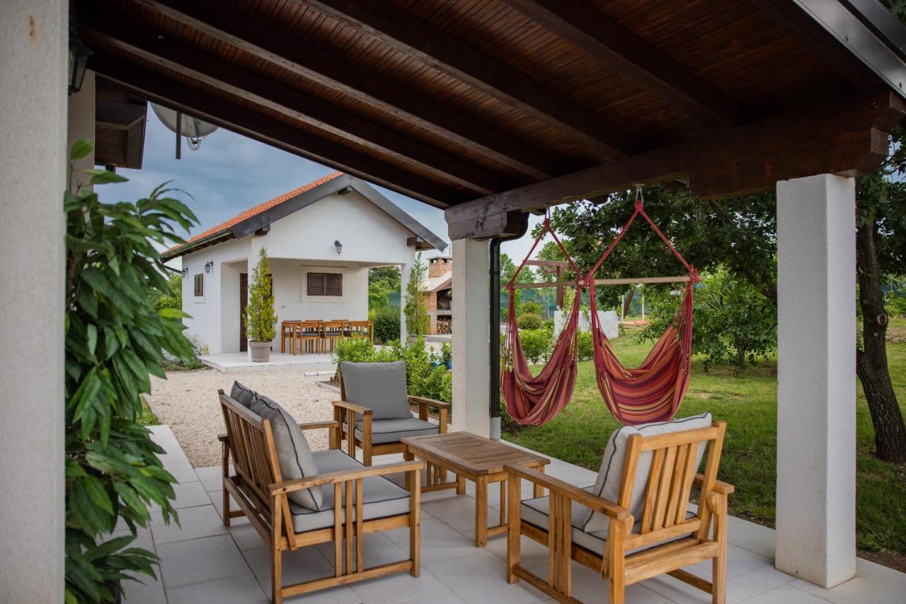 Villa Ena With Pool & Jacuzzi Donji Kasic 외부 사진