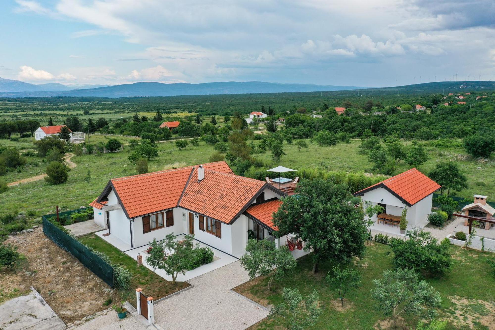 Villa Ena With Pool & Jacuzzi Donji Kasic 외부 사진